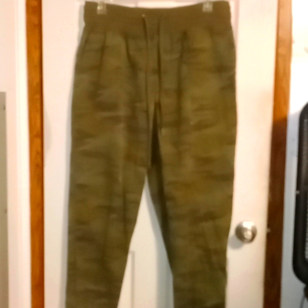 Plus size army camo med/high waist straight leg pants/capris